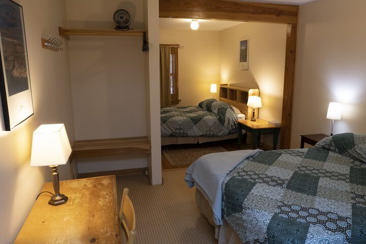 Whittakers Motel & Historic Bunkhouse