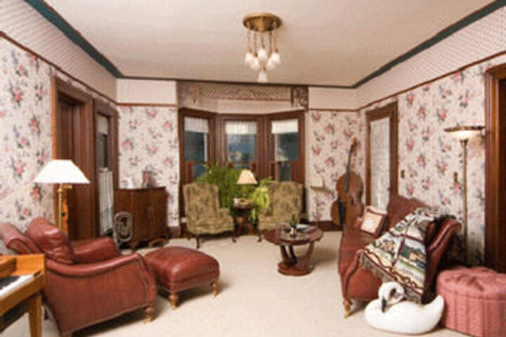 White Swan Inn Bed & Breakfast
