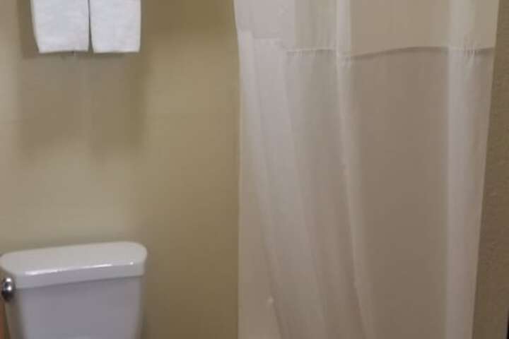 Quality Inn Chesterton near Indiana Dunes National Park I-94