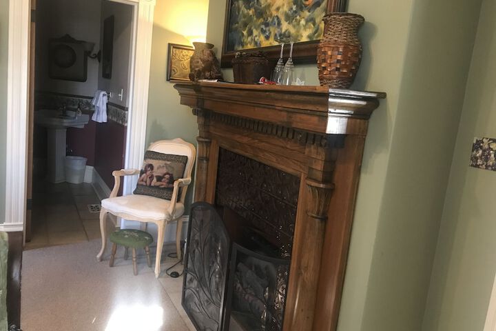 Historic Iron Horse Inn