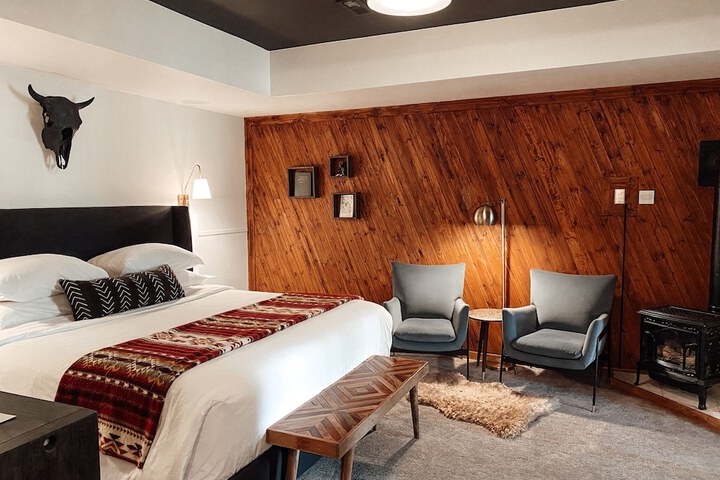 Room 43 of 111