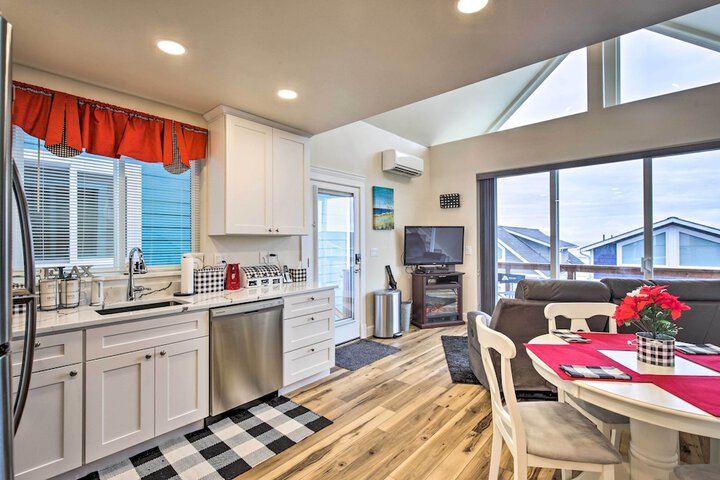 Peaceful Winter Retreat: Oregon Coastline Beach!