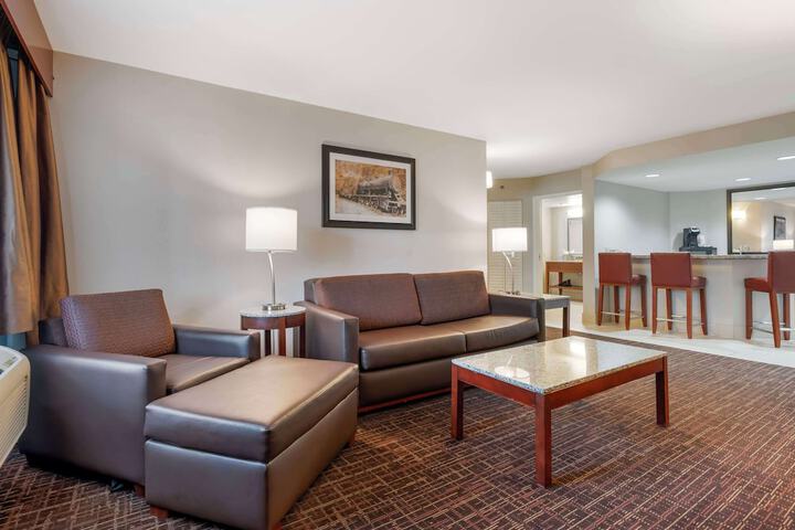 Room 32 of 52