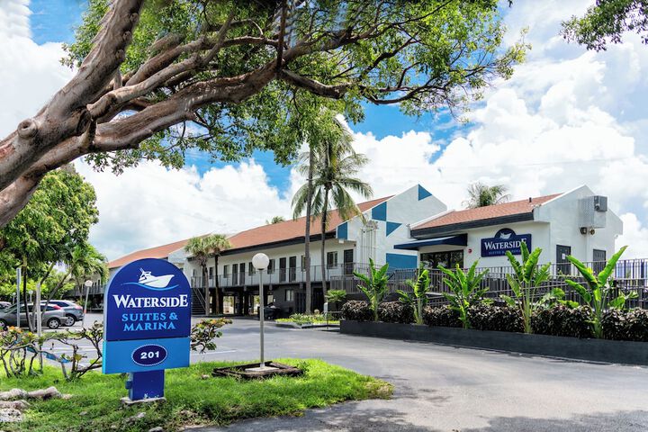 Waterside Suites & Marina