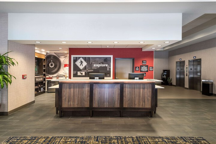 Hampton Inn & Suites Tulsa Downtown
