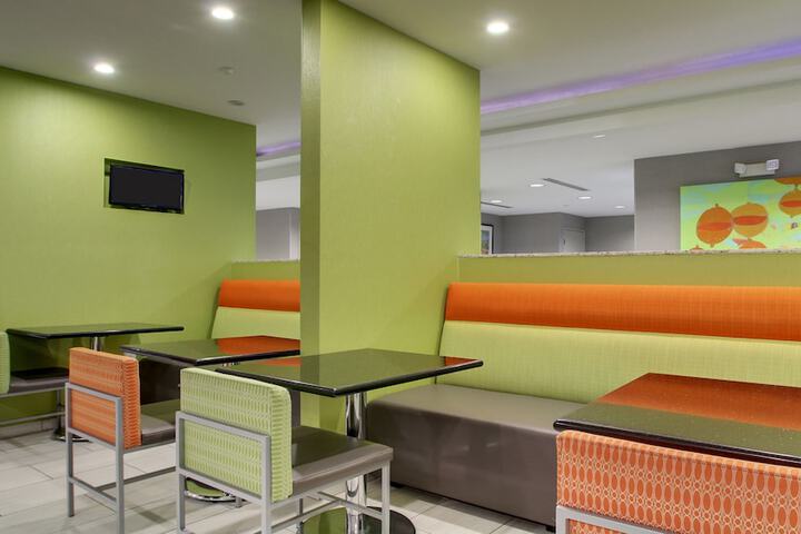 Holiday Inn Express & Suites Jackson Downtown - Coliseum by IHG