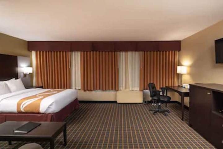 Room 18 of 60