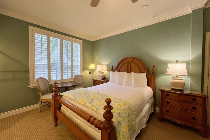 Room 10 of 46