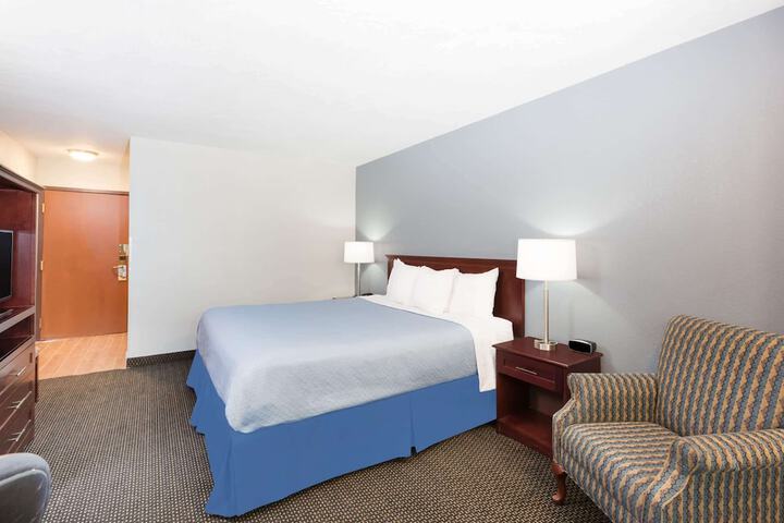 Room 11 of 21