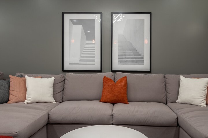 Lounge 100 of 116