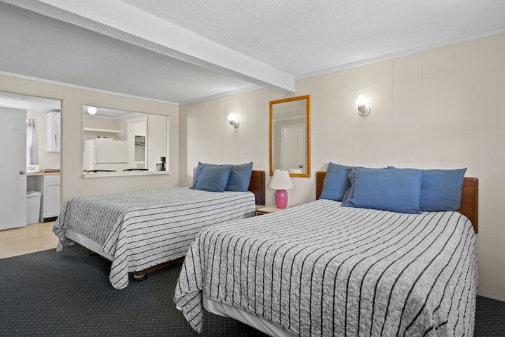 Beach Motel & Suites