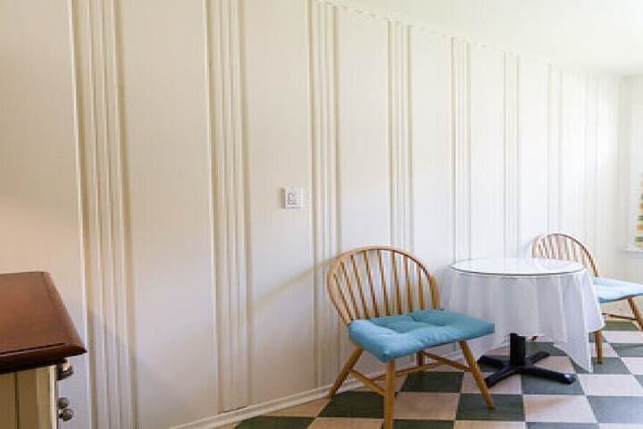 Room 10 of 36
