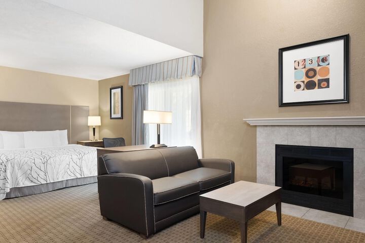 Eastland Suites Hotel & Conference Center Trademark by Wyndham
