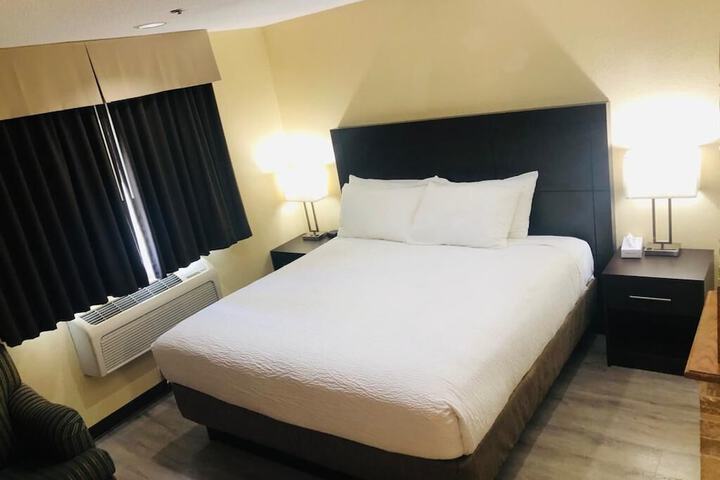 Room 53 of 75
