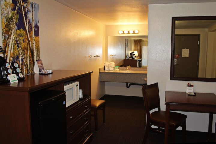 Room 46 of 100