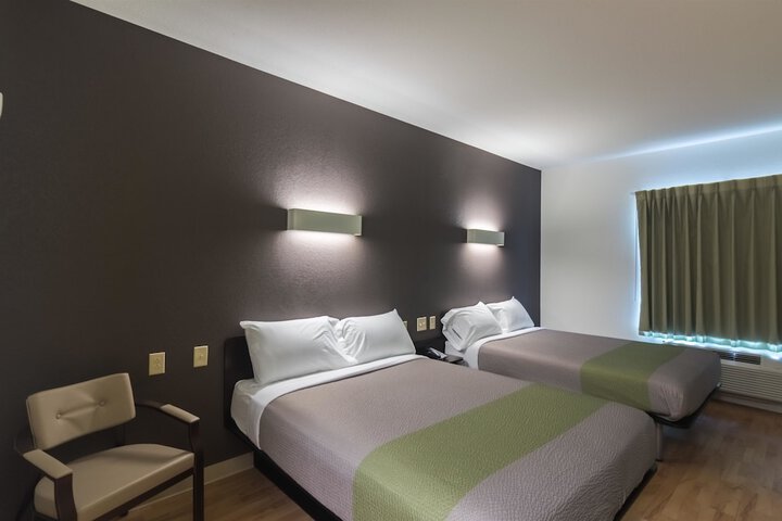 Room 14 of 32