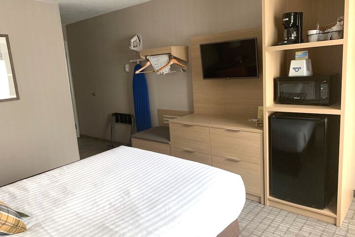 Room 35 of 49