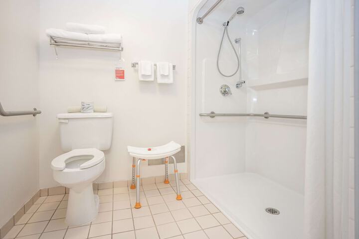 Ramada by Wyndham Surrey / Langley