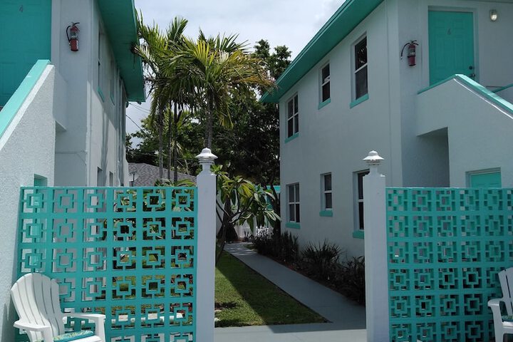 Hotel Exterior 48 of 49