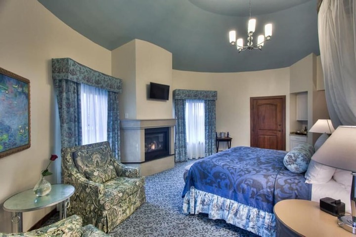 Room 25 of 51