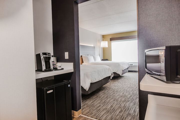 Room 46 of 107