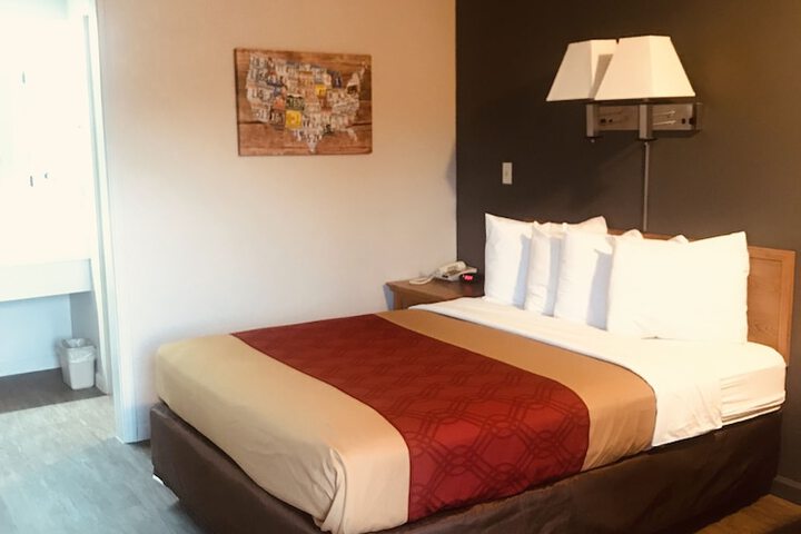 Room 26 of 32