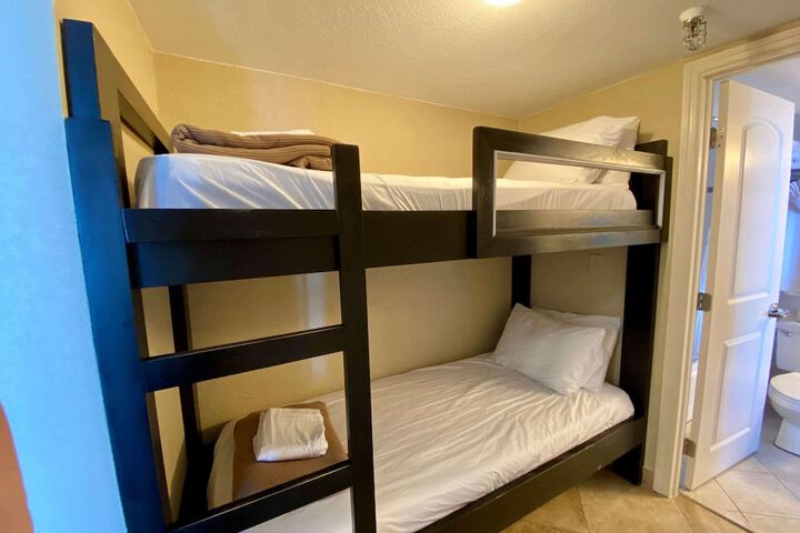 Room 12 of 30