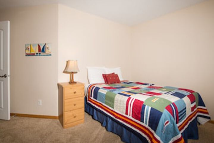Oceanside Paradise 3 Br home by RedAwning