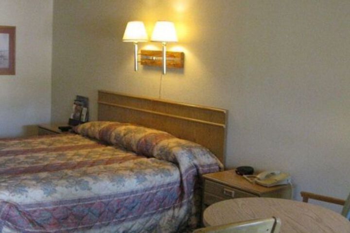 GOLD COUNTRY INN