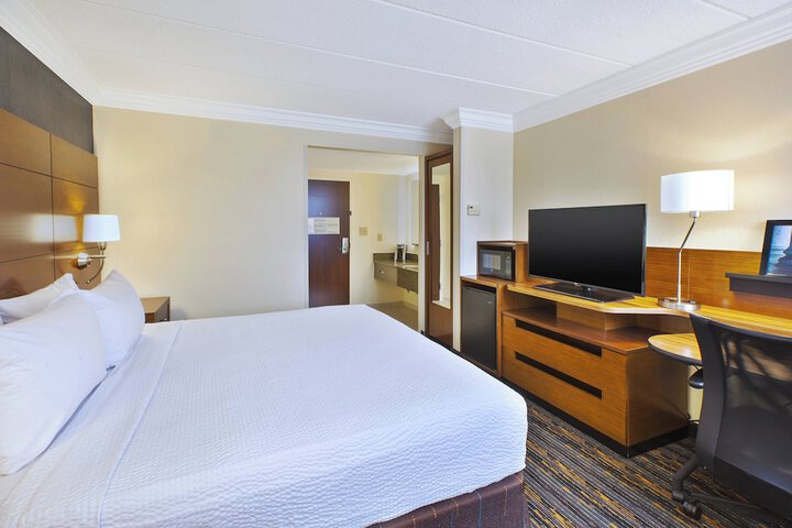Room 8 of 22