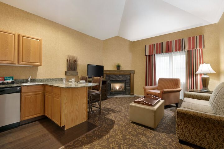 Homewood Suites by Hilton Syracuse / Liverpool