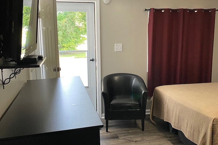 Room 11 of 11