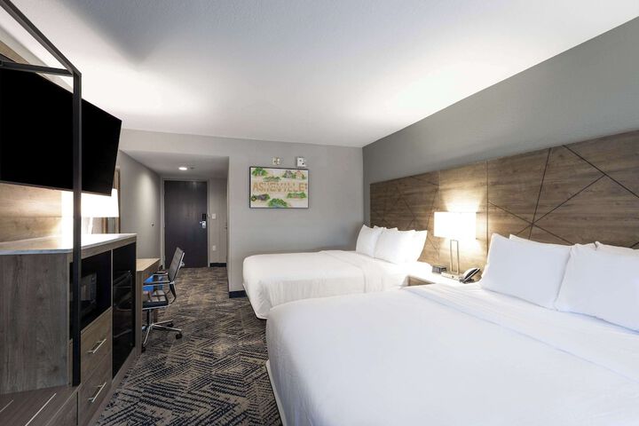 Room 34 of 37