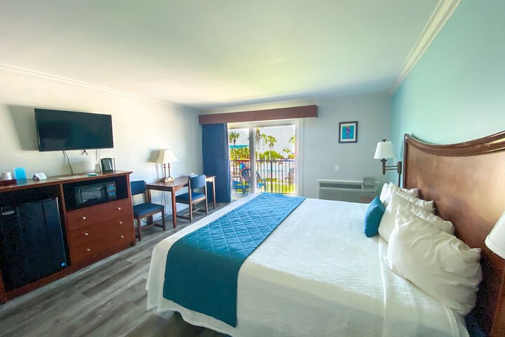 Seahorse Oceanfront Inn