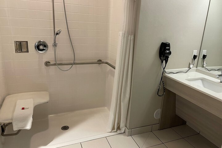 Room 19 of 35