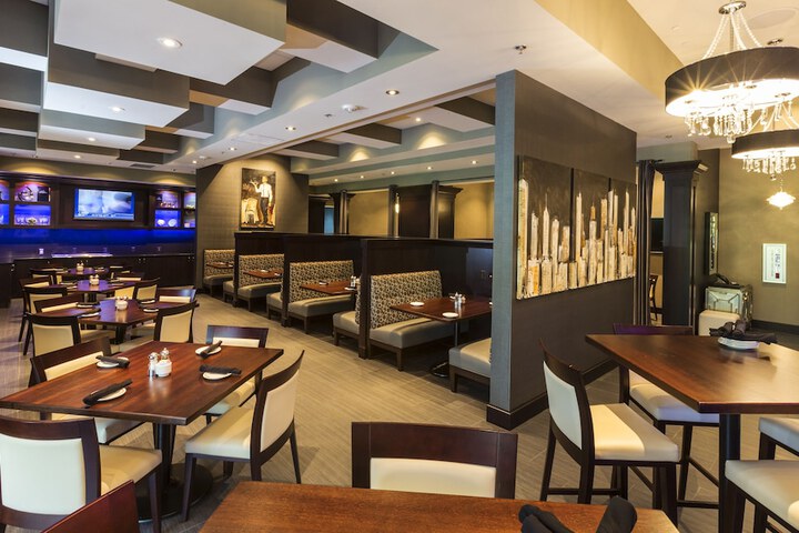 Crowne Plaza Shenandoah - Woodlands Area by IHG