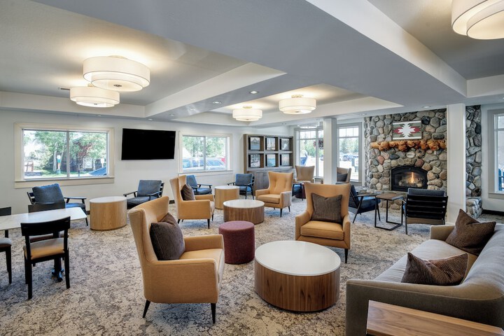 Gray Wolf Inn & Suites