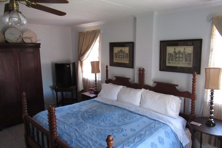 Room 35 of 64