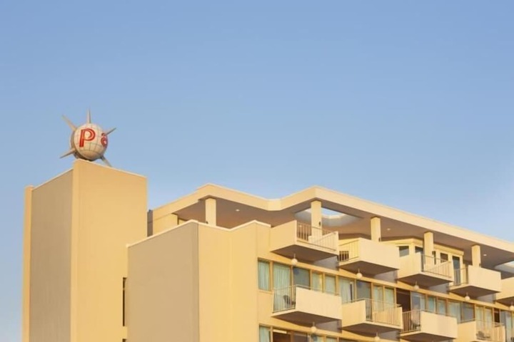 Hotel 2 of 70