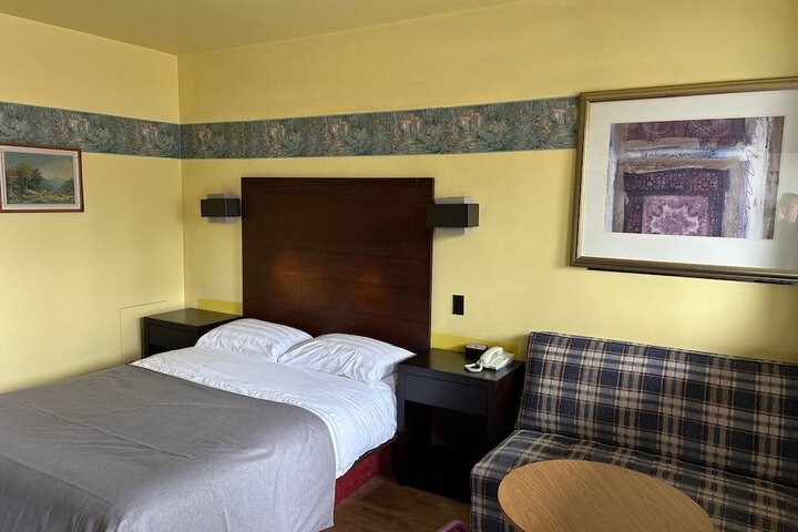 Motel R-100