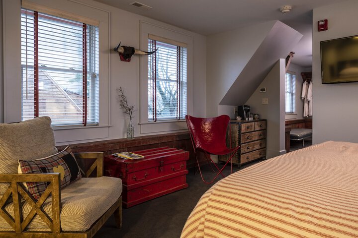 Room 93 of 335