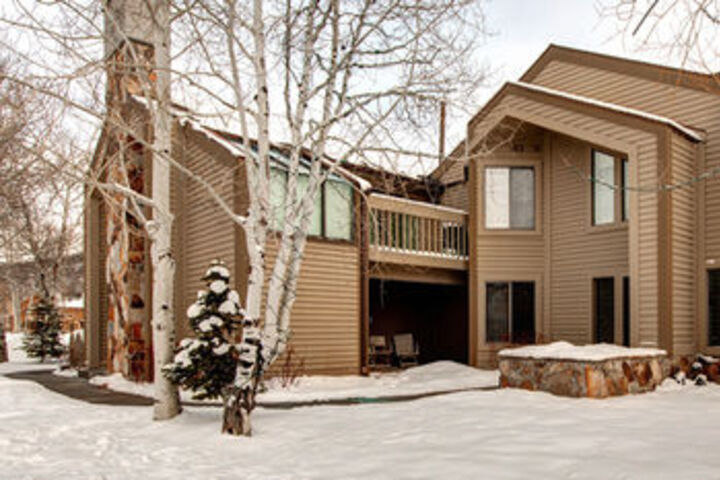 Park City Condo with Indoor Hot Tub by RedAwning