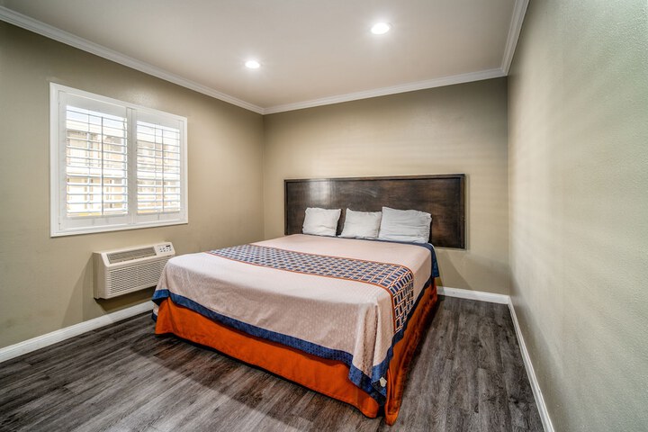Room 22 of 25