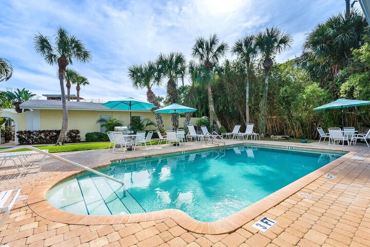 Pool 9 of 30