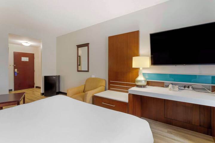 Room 16 of 32
