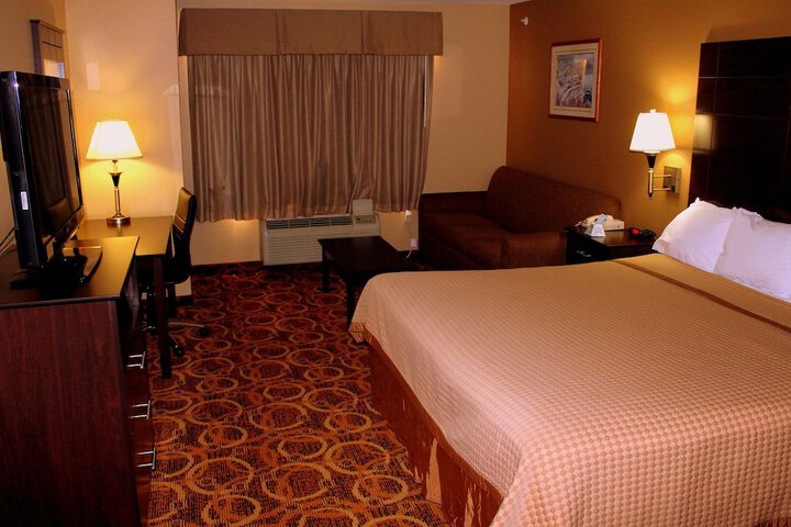 Room 11 of 15