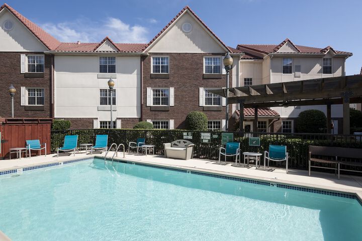 Pool 4 of 37