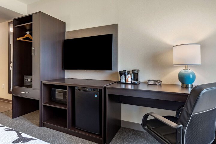 Room 17 of 30
