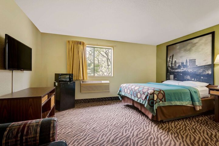 Room 13 of 14