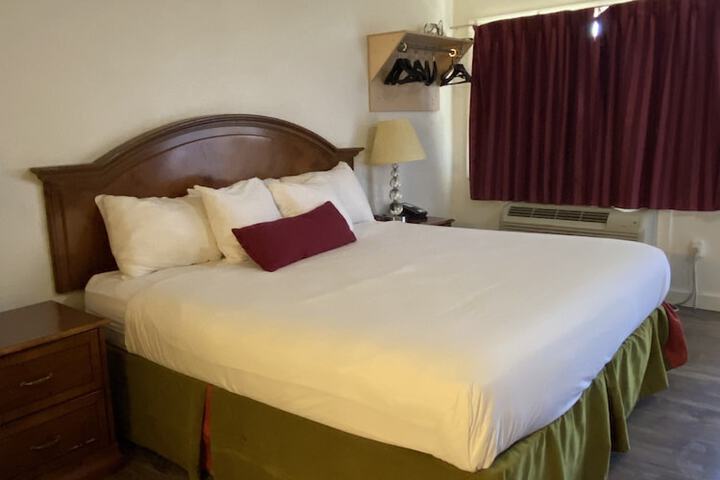 Room 50 of 82